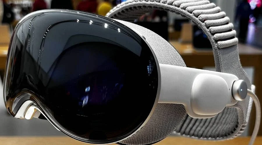 Apple Tests Four Designs for Vision Pro 2 Amid Unclear Future