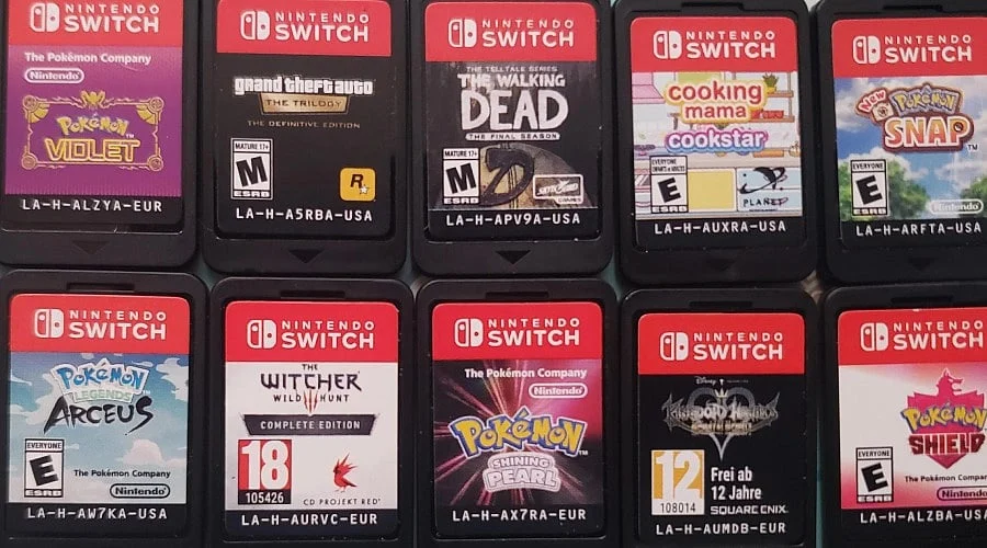 Physical vs Digital Games: Which Format is Better for Gamers?