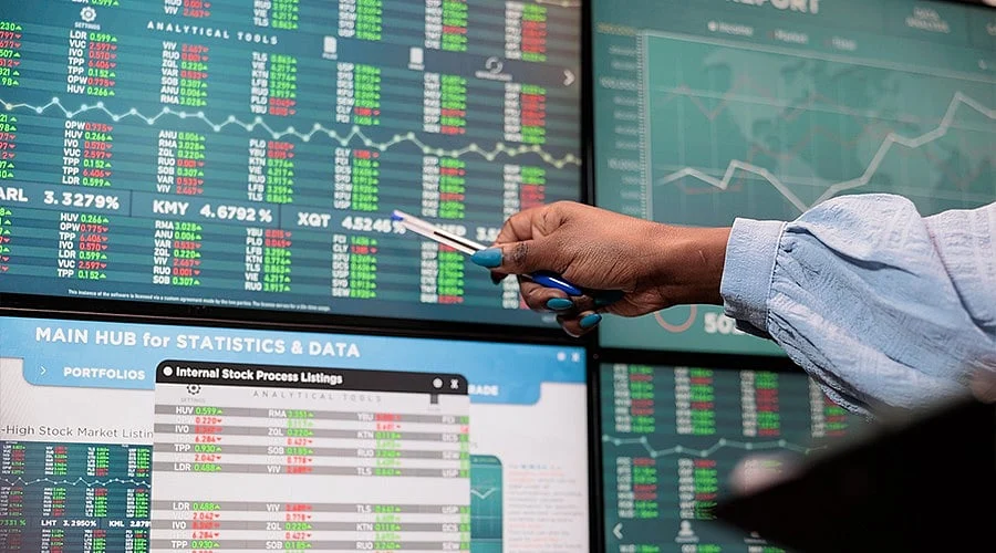 US Stock Futures Drop, Oil Rises Following Trump's Iran Rejection