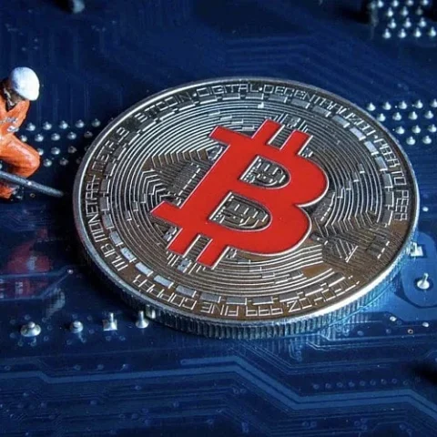 Bitcoin Miners Pivot to AI, Idling USD 1.5B in Gear