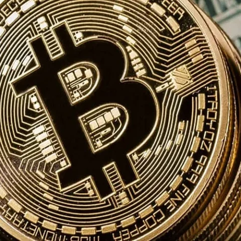 Bitcoin Tests $84,000 Support Following Weak U.S. Jobs Data