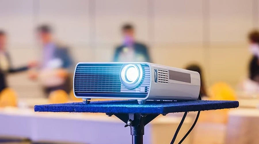 Comparing Home Entertainment Displays: Televisions Versus Projectors in 2026