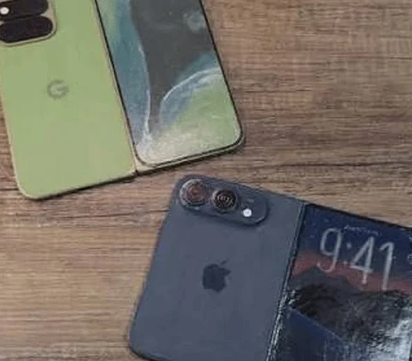 Comparing the iPhone Duo and Google Pixel 11 Pro Fold