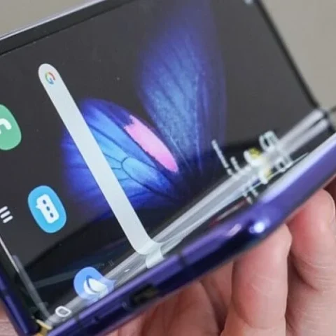 How to Protect Your Foldable Phone Screen From Damage