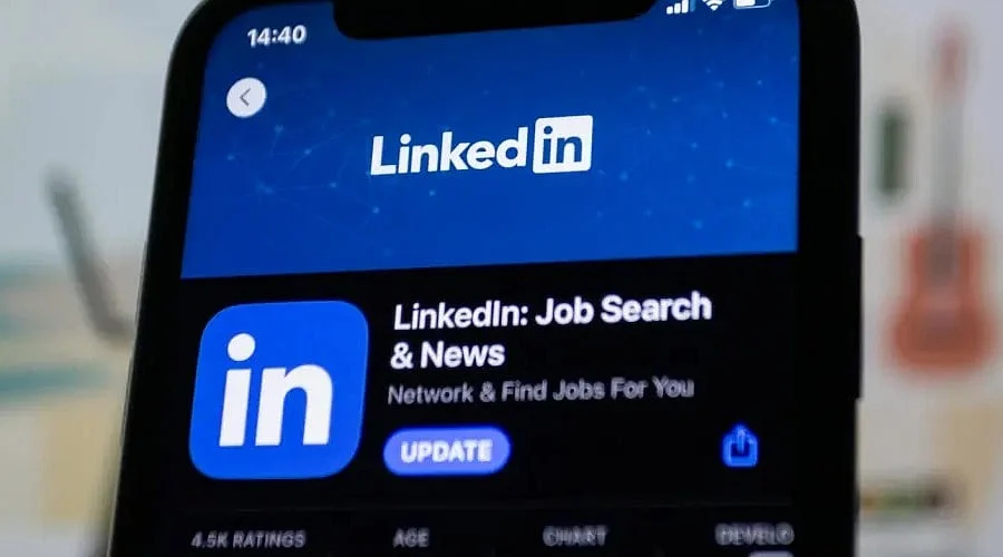 Leveraging LinkedIn for Personal Branding and Career Growth