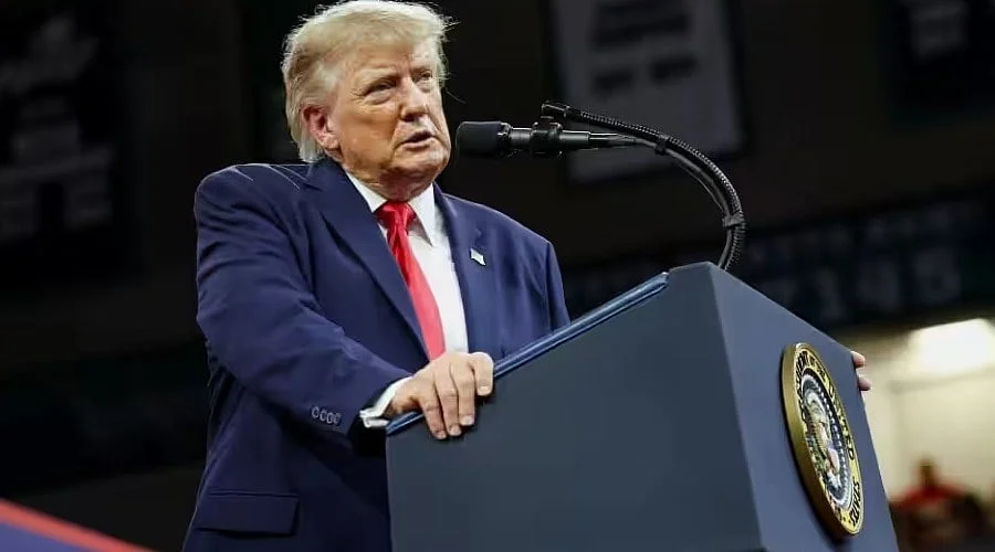 Trump Lifts Canada Tariffs During Close Maine Senate Race